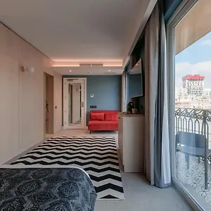 123 Mainstreet Boutique San Ġiljan